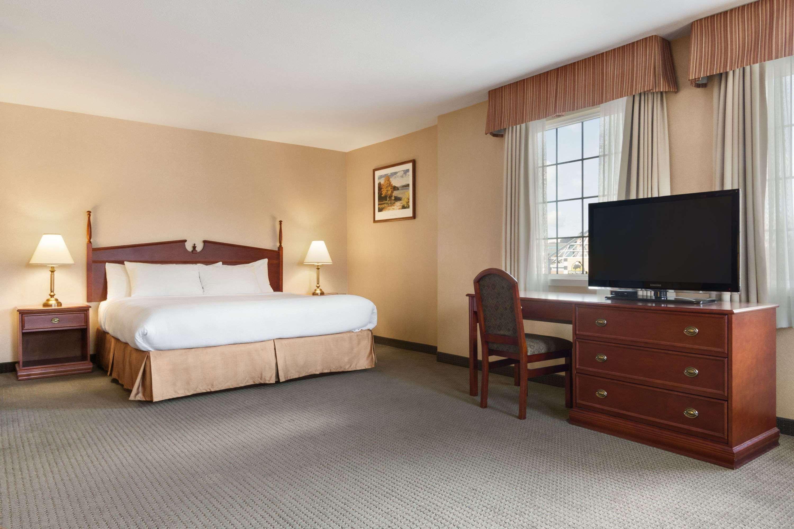 Days Inn By Wyndham Guelph Exterior photo