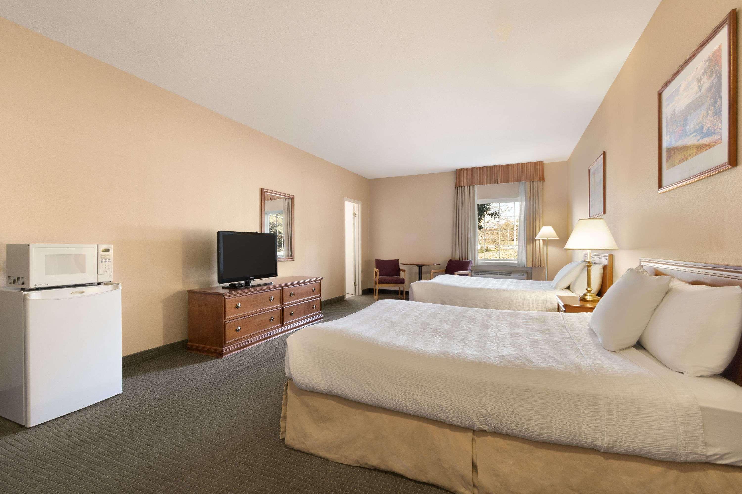 Days Inn By Wyndham Guelph Exterior photo